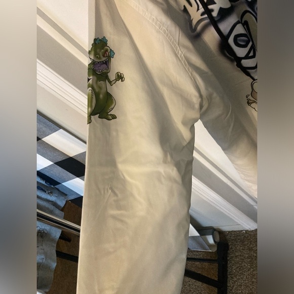 Rugrats windbreaker in size XL. New with tags. Perfect for any Rugrat fan - Picture 3 of 4